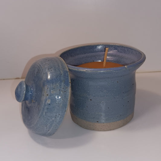 Candle Pottery vessel with lid